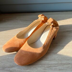 Everlane The Italian Leather Day Heel in Cognac Suede Tan Size 9
